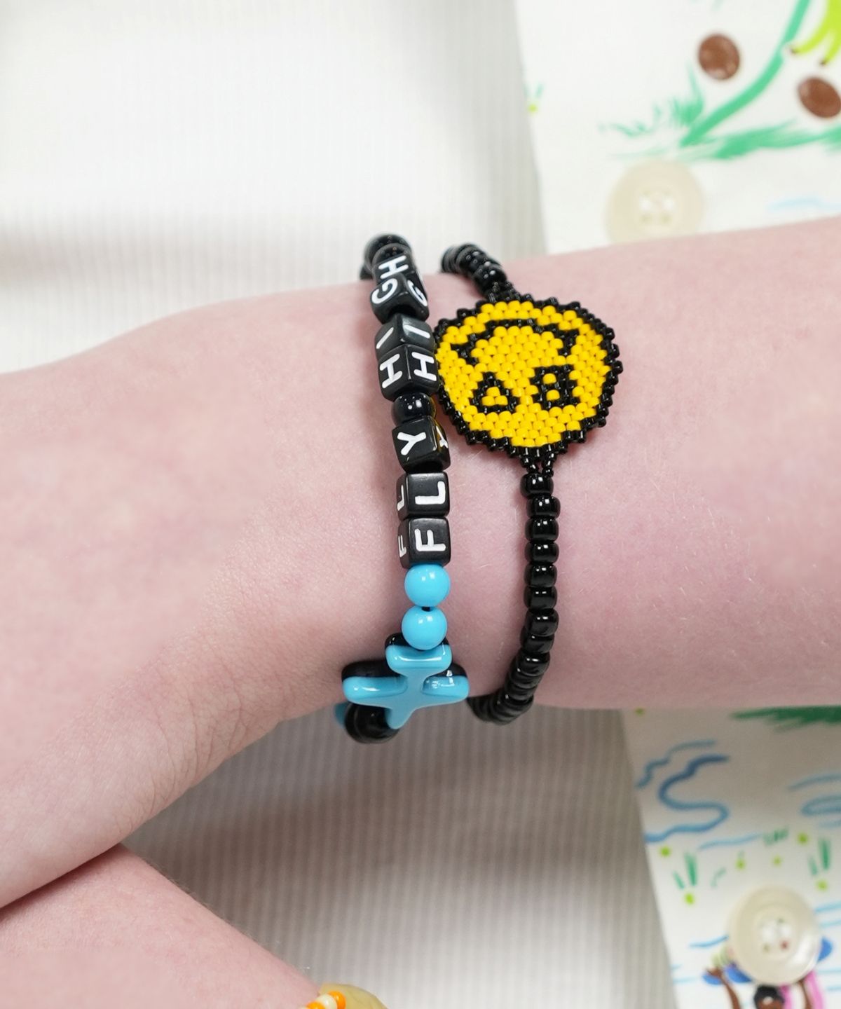 봉보(BONBEAU) Flyhigh airplane initial ball Bracelet 비행기 참 아크릴 볼 이니셜 비즈 팔찌