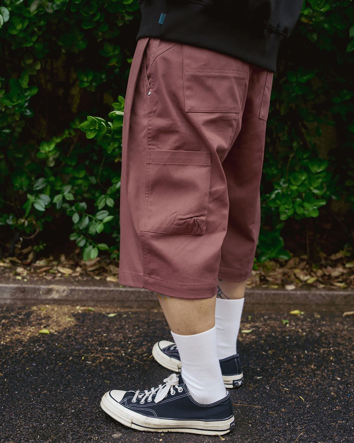 카락터(KARACTOR) Double tuck BERMUDA shorts / Raspberry