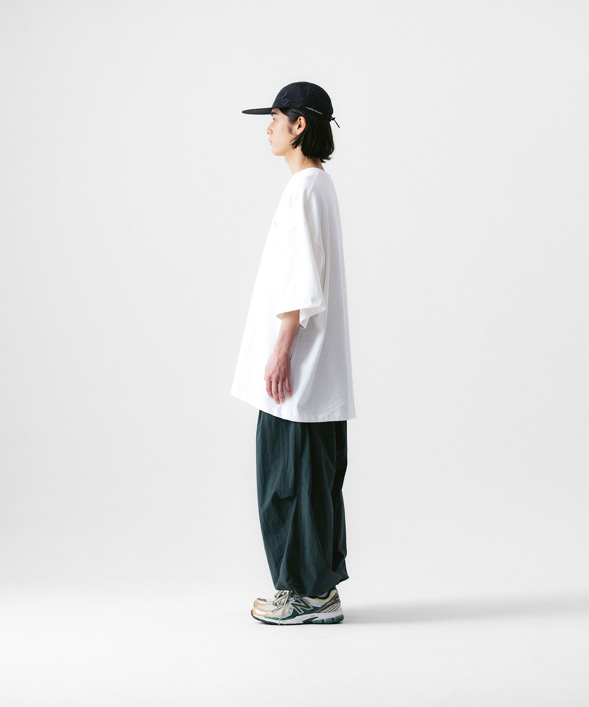 앵글런(ANGLAN) Nylon Tuck Belt String Balloon Pants - Green