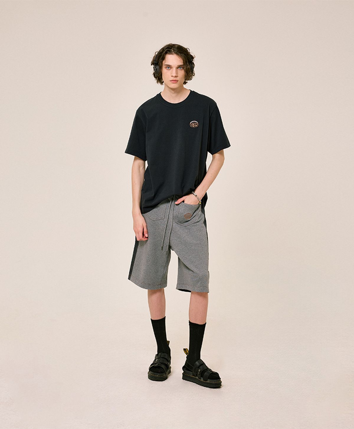 누크피터(NUUKFITTER) DENIM SWEAT SHORTS [DARK GRAY]