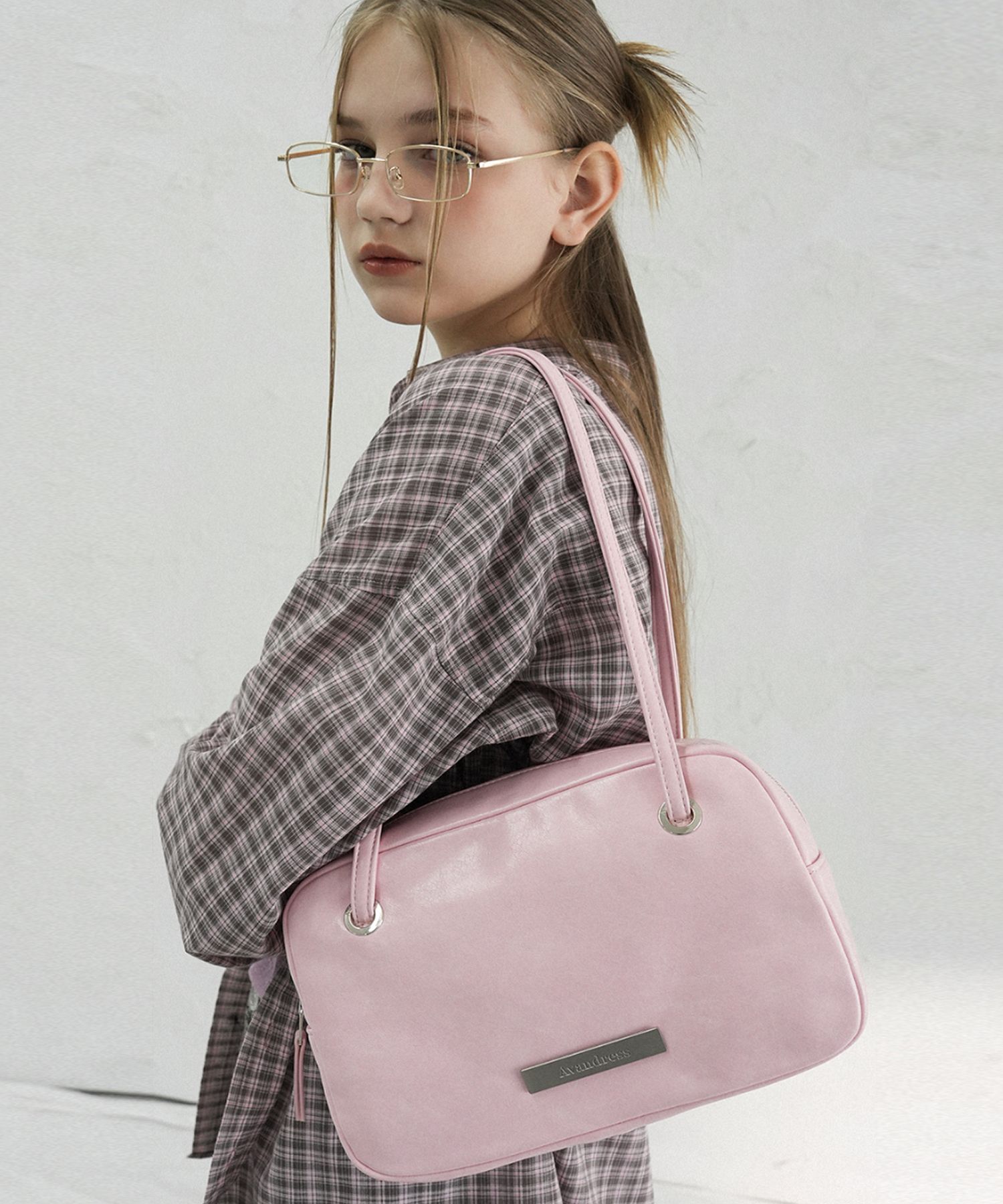 MUSINSA公式 | AVANDRESS Semi Square Shoulder Bag BROWN