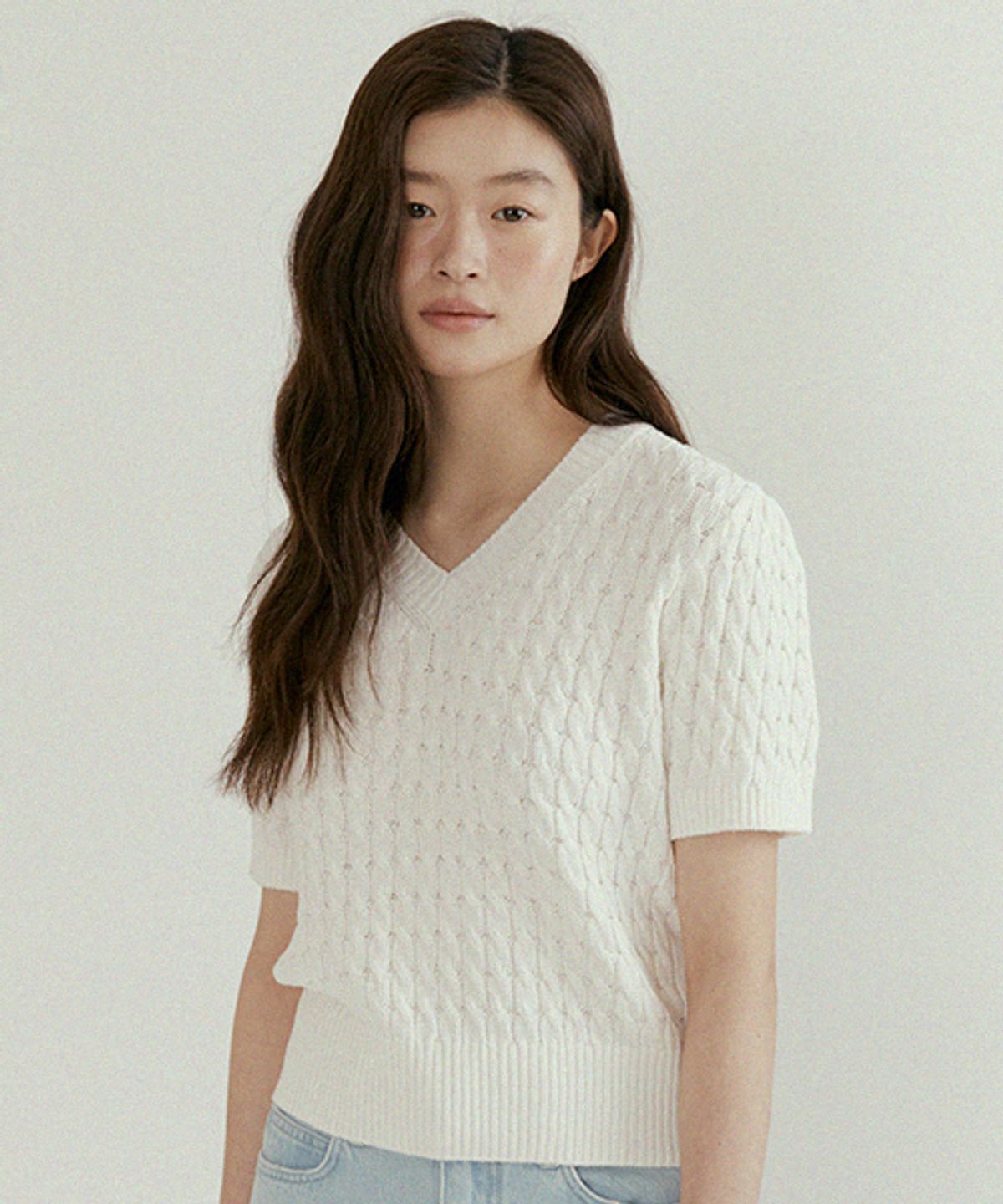 링서울(LINGSEOUL) v-neck cable knit top-ivory