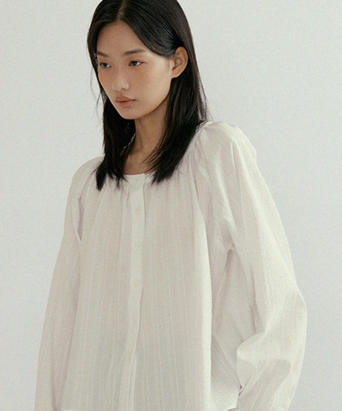 링서울(LINGSEOUL) stripe shirring volume blouse-ivory
