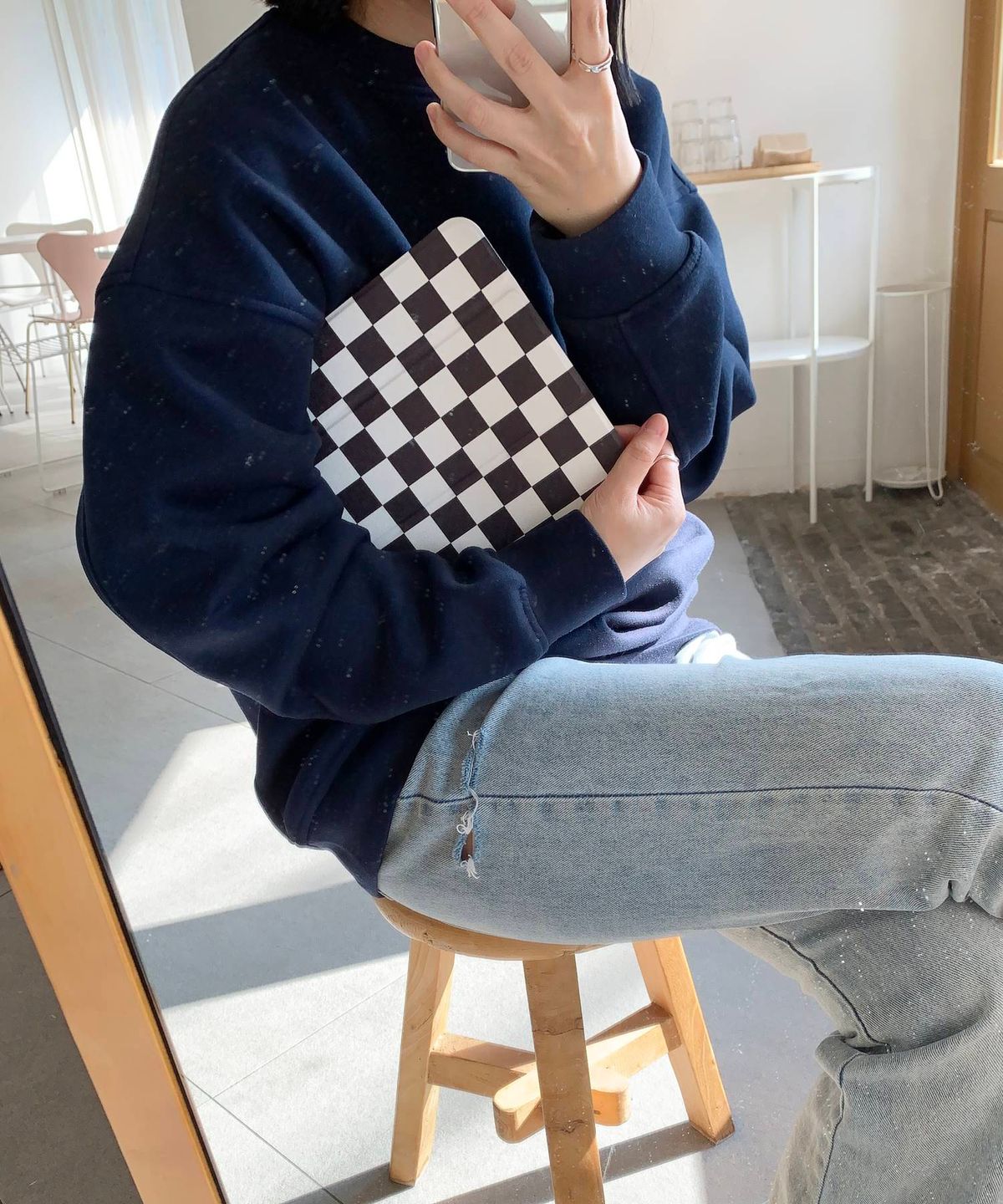 오드밤(ODDBOMB) 체커보드 쓰리폴더 아이패드 가로세로 거치 케이스