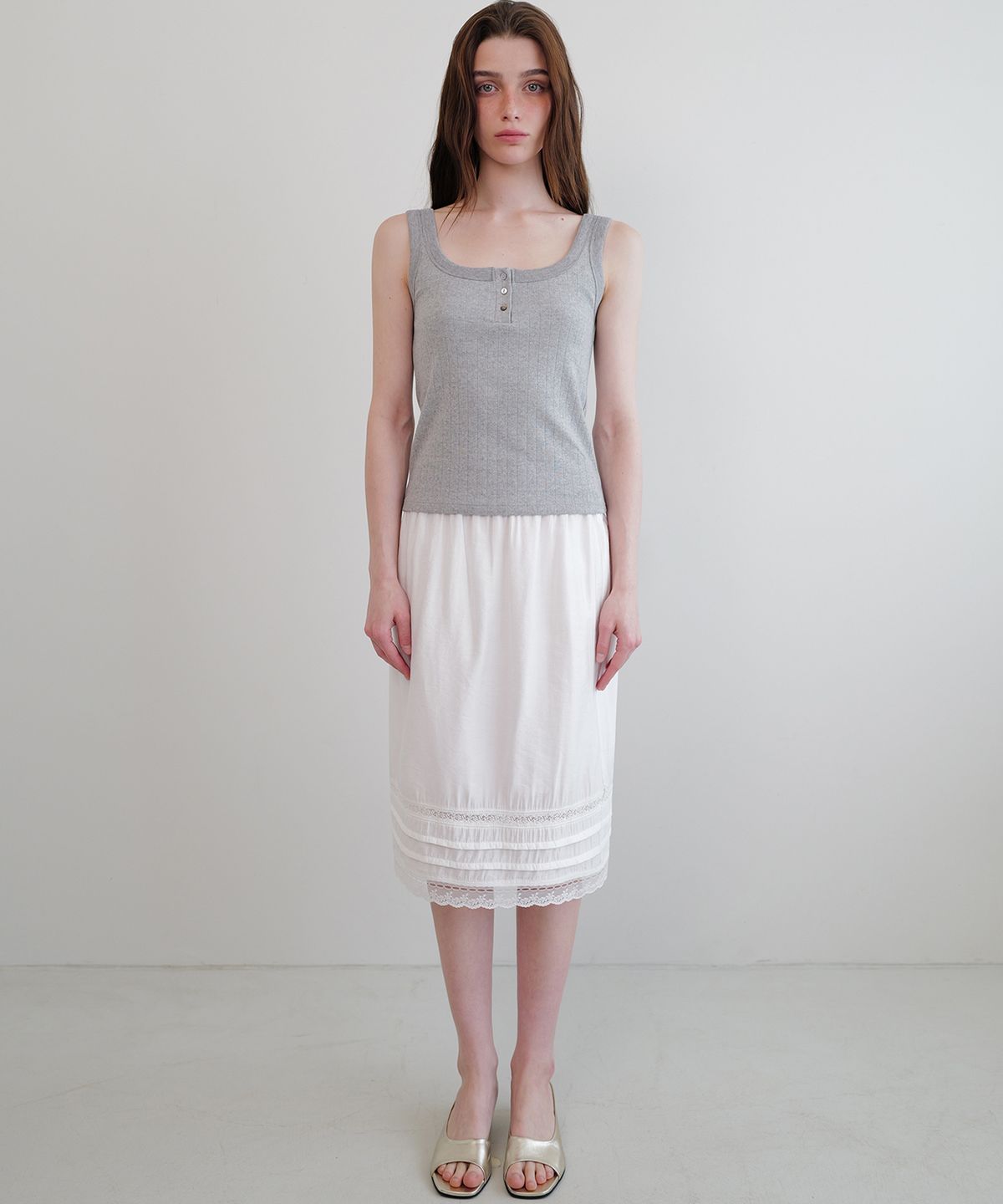 앤니즈(ANDNEEDS) Eyelet button sleeveless (gray)