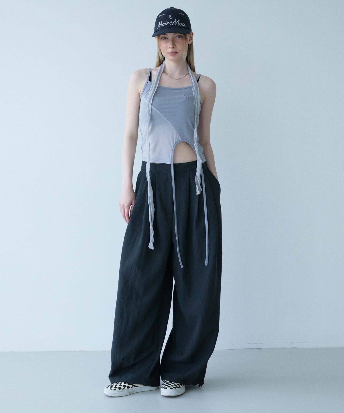 무아르모아(MOIREMOA) oblique String Sleeveless Top-gray