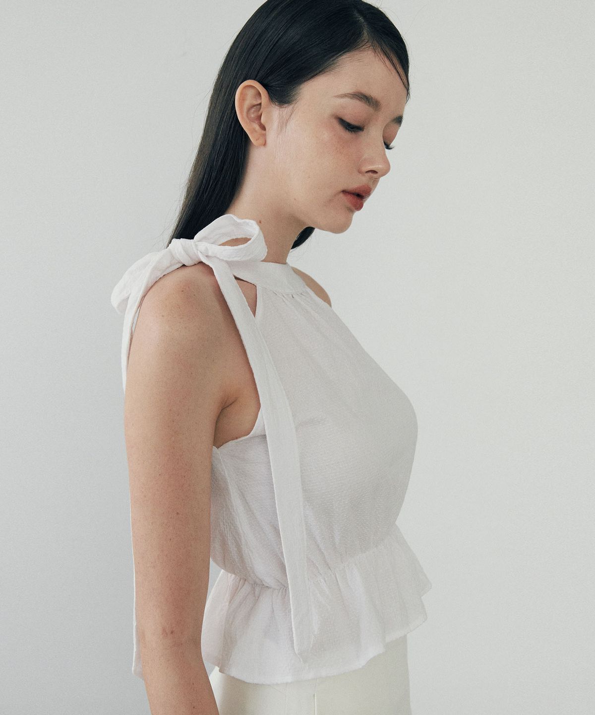 루루슈(LULUCHOU) Ribbon Halterneck Blouse - WHITE