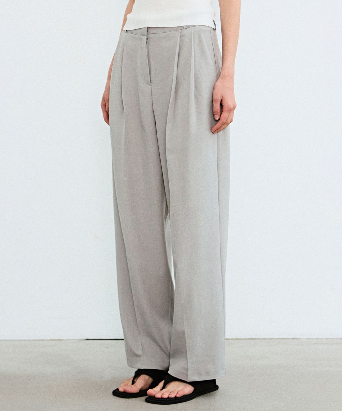 닉앤니콜(NICK&NICOLE) MINIMAL LONG PINTUCK SLACKS_GRAY