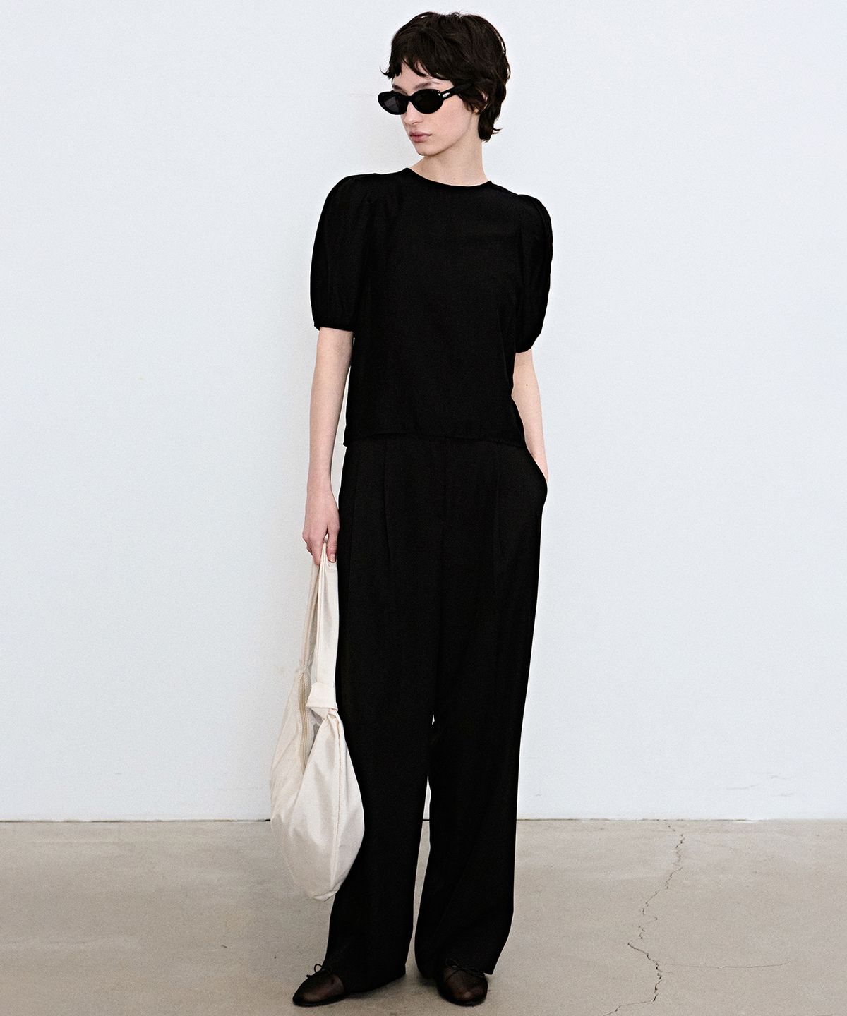 닉앤니콜(NICK&NICOLE) MINIMAL LONG PINTUCK SLACKS_BLACK