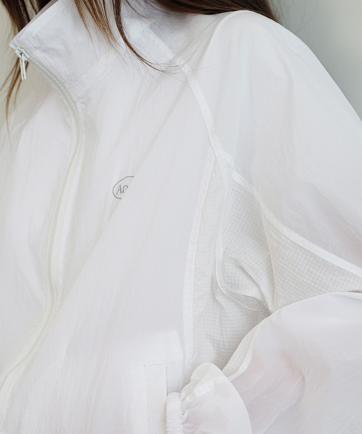 앤니즈(ANDNEEDS) Light wind breaker (white)