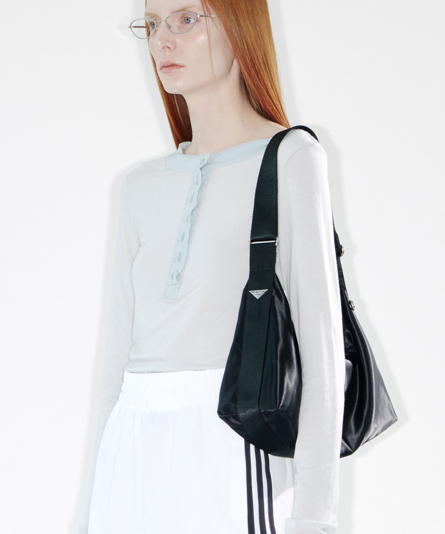 MUSINSA | fennec MEDIUM HOBO - BLACK