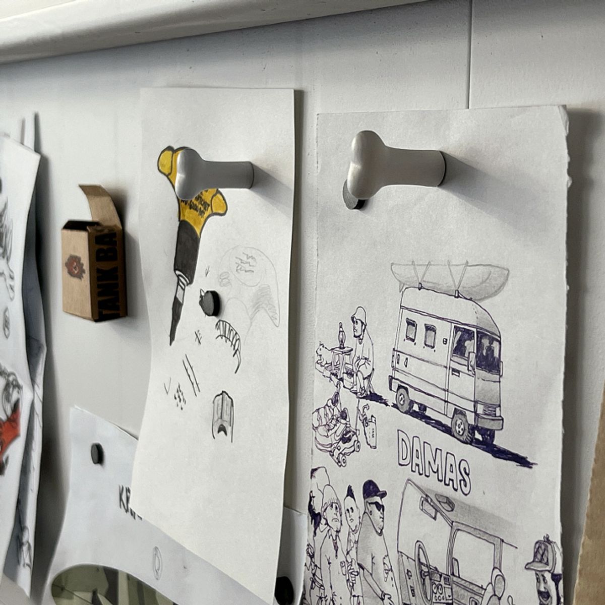 워터탱크베이스먼트(WATER TANK BASEMENT) 도그본 핀 마그넷