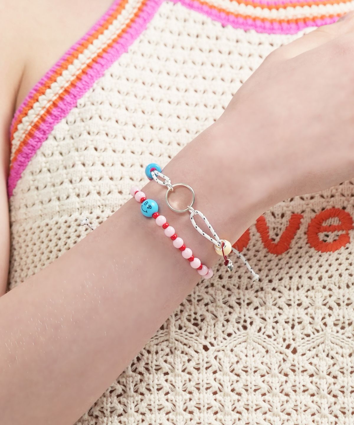 봉보(BONBEAU) Kitsch color face smile ball Bracelet 키치 컬러 스마일 참 아크릴 볼 비즈 팔찌