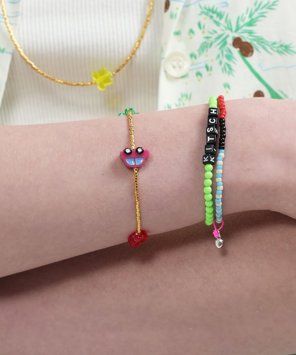봉보(BONBEAU) Unique and fun charms gold beads Bracelet 컬러 모티브 참 골드 비즈 팔찌 (밴드형, 고리형)