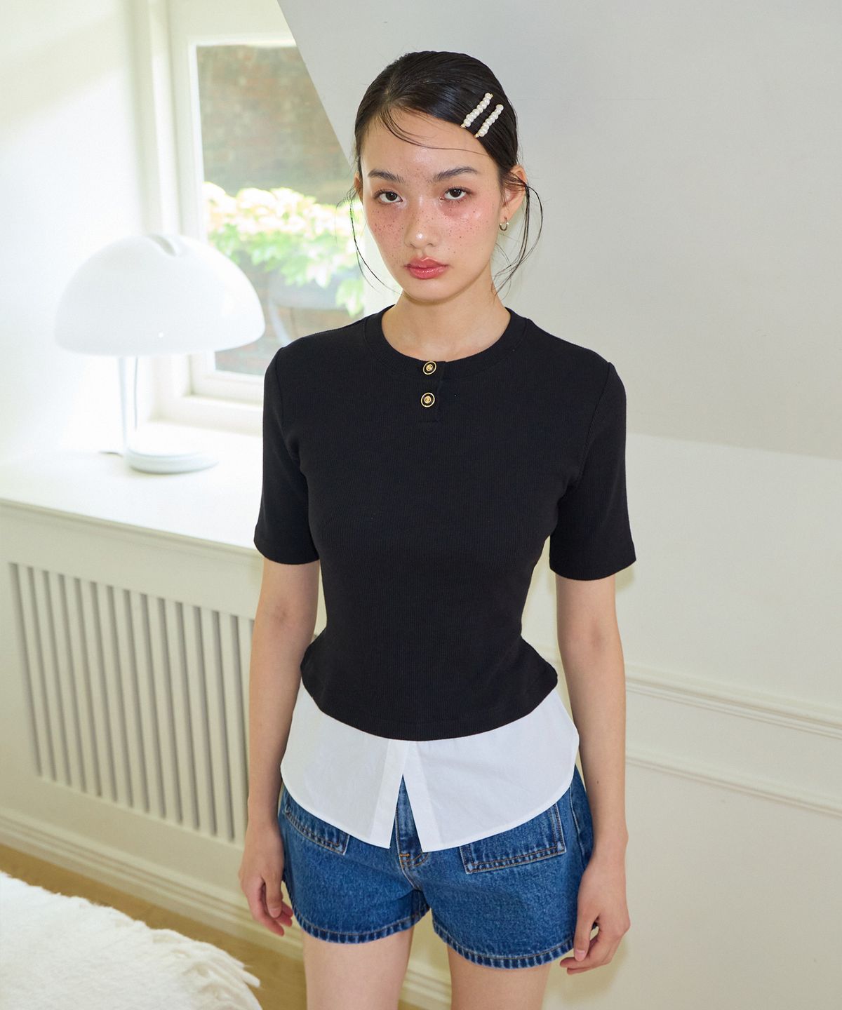 살롱 드 욘(SALON DE YOHN) Shirt Detail Round-neck T_ Black