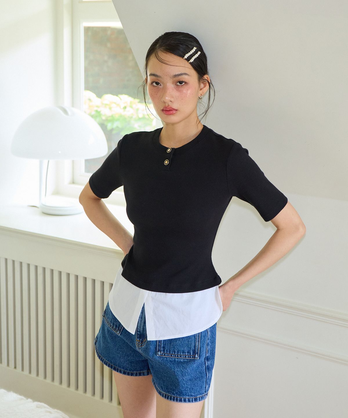 살롱 드 욘(SALON DE YOHN) Shirt Detail Round-neck T_ Black