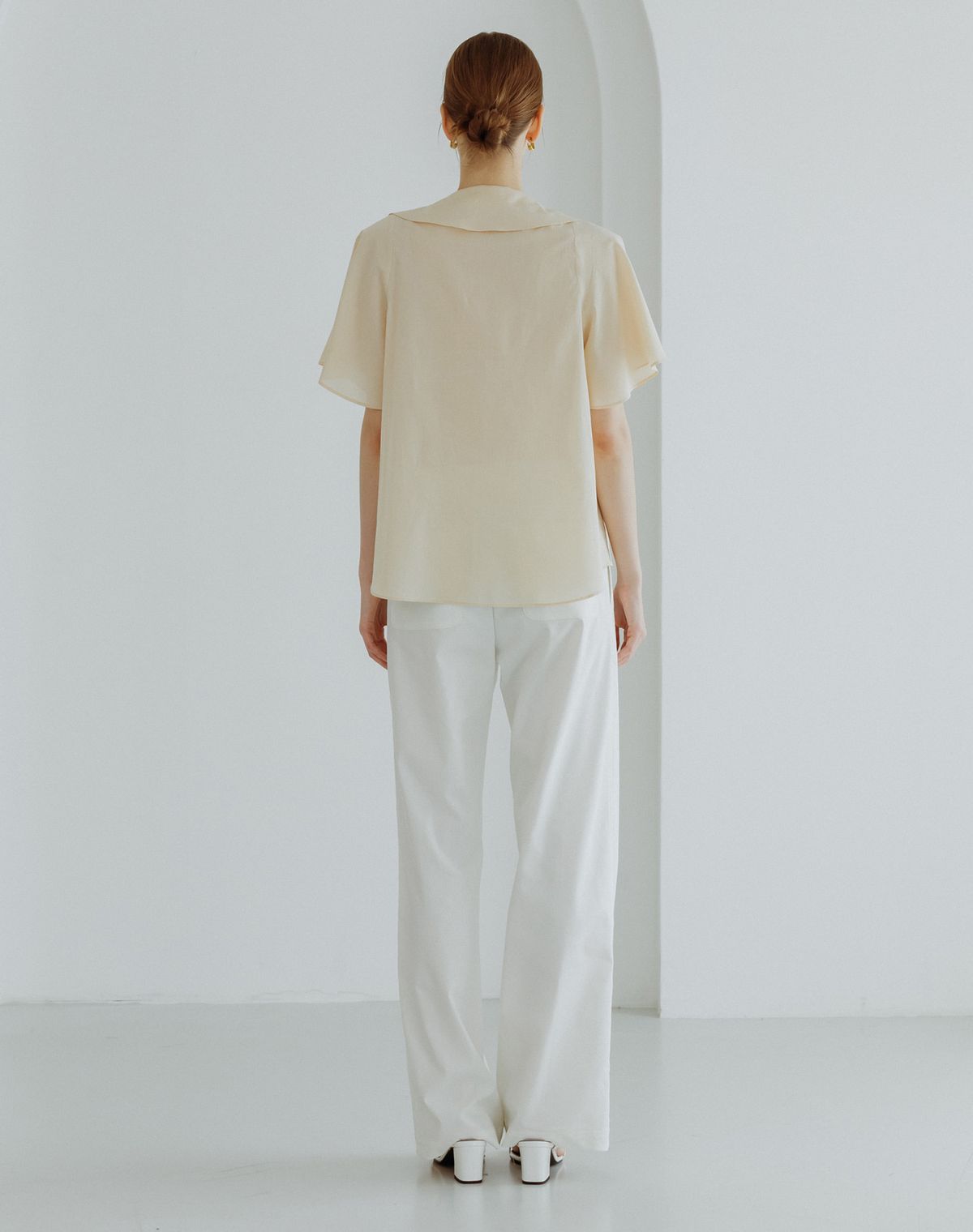 지에마르(GIEMAR) 셔링 블라우스 베이지 SHIRRING BLOUSE BEIGE