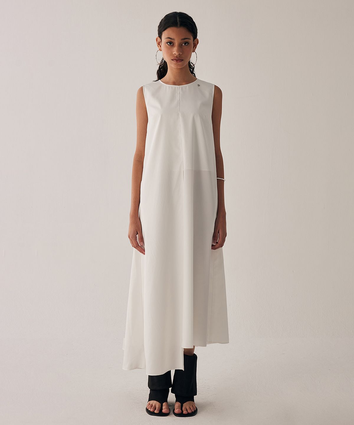 트리밍버드(TREEMINGBIRD) Soa Long One-piece [ White ]
