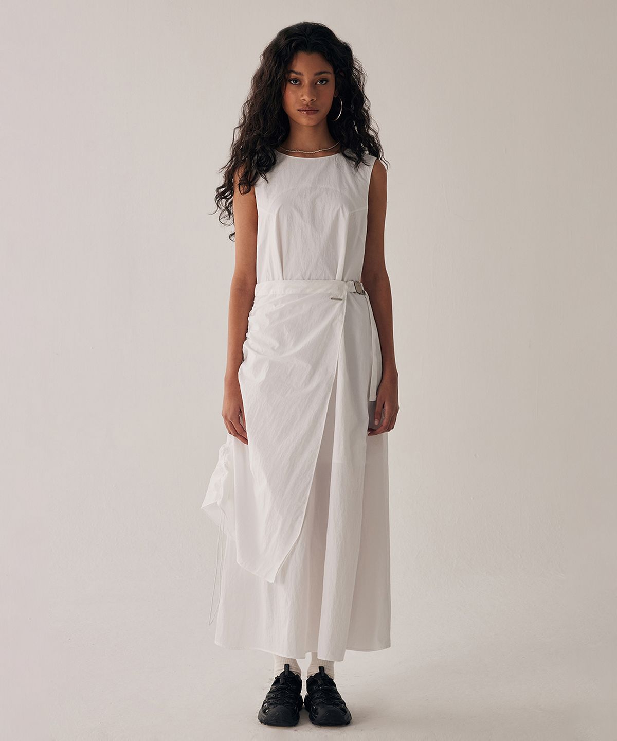 트리밍버드(TREEMINGBIRD) Belted Shirring Wrap One-piece [ White ]