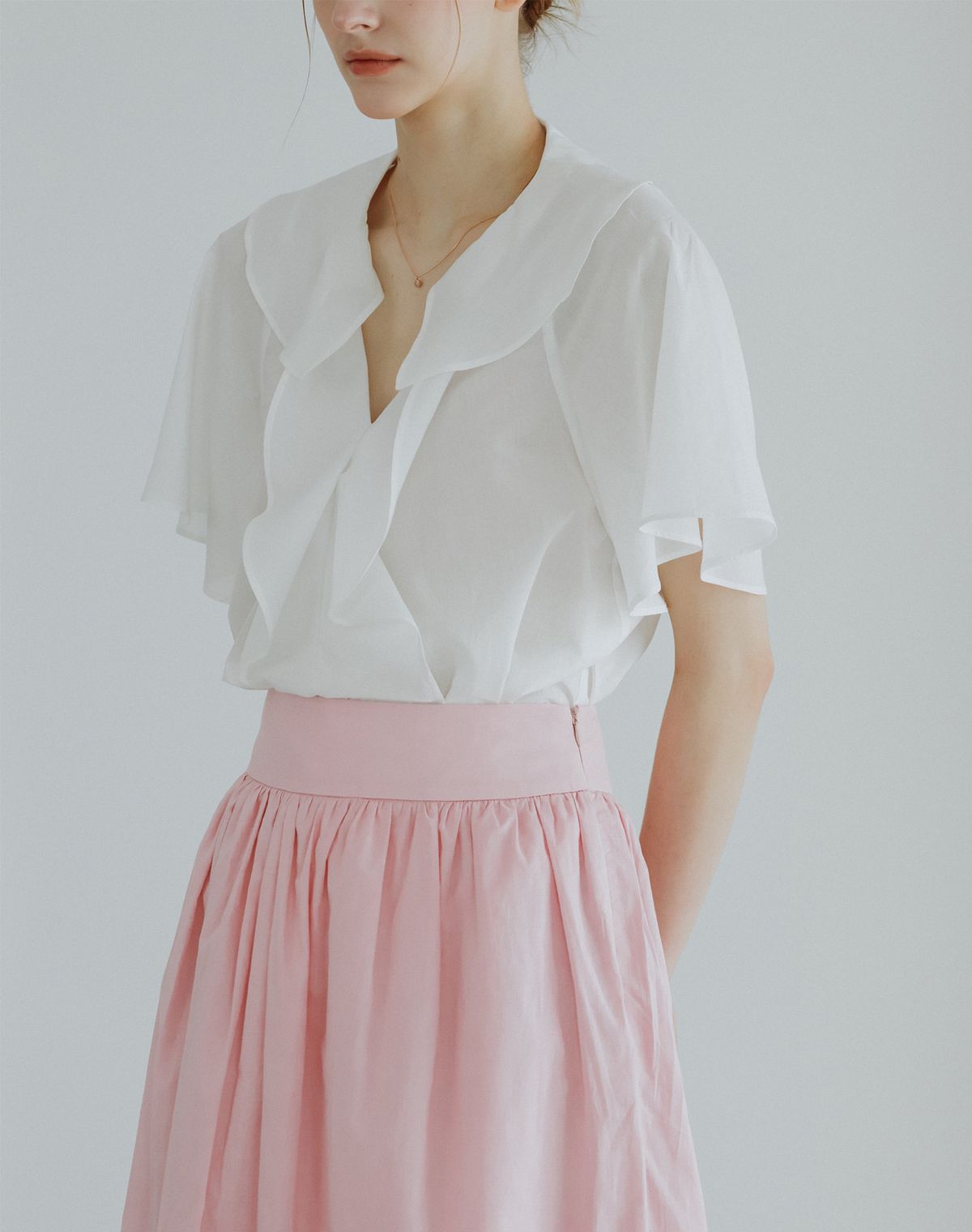 지에마르(GIEMAR) 셔링 블라우스 화이트 SHIRRING BLOUSE WHITE
