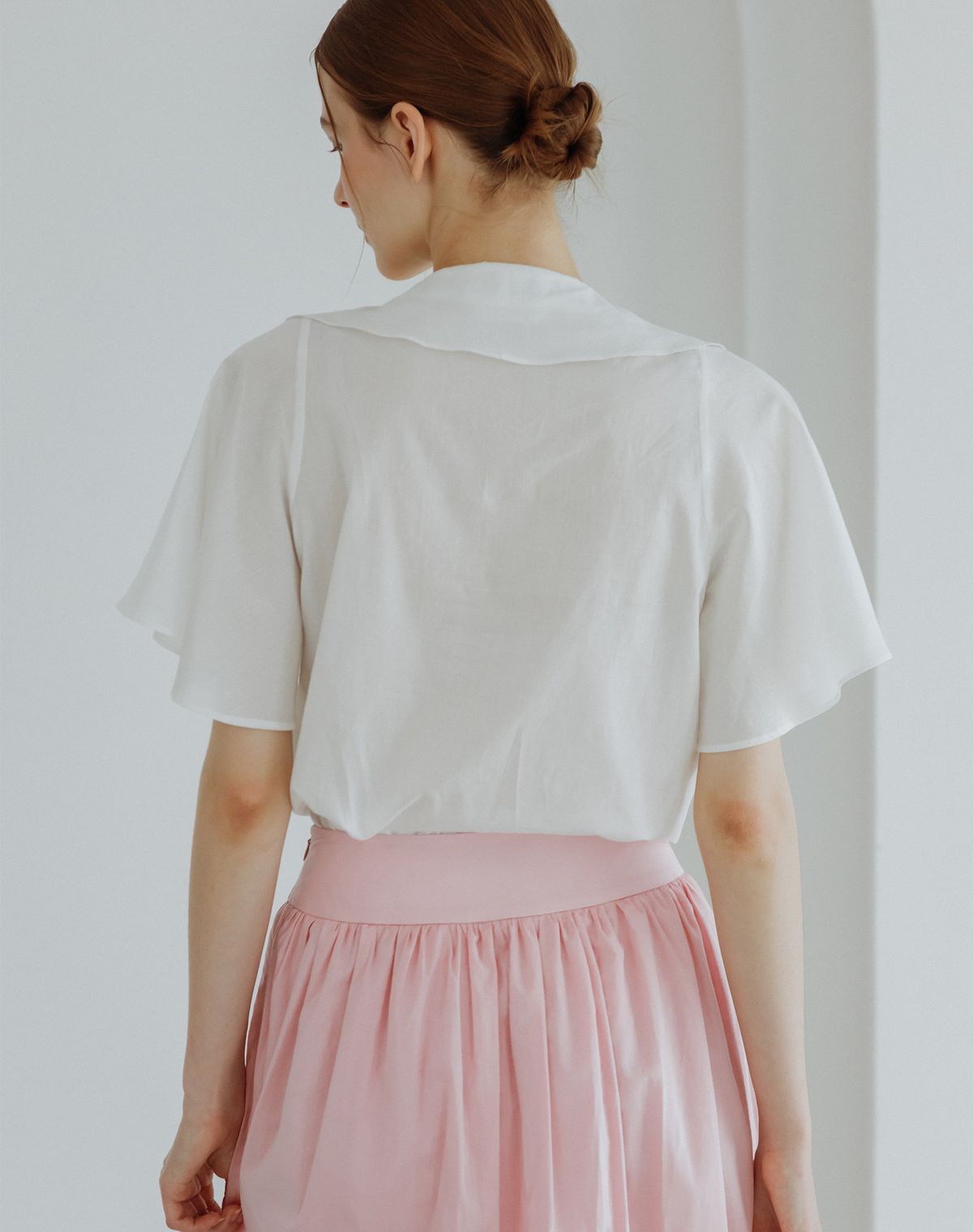 지에마르(GIEMAR) 셔링 블라우스 화이트 SHIRRING BLOUSE WHITE