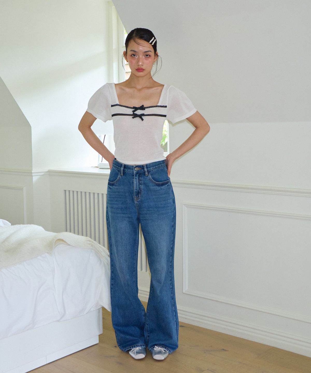 살롱 드 욘(SALON DE YOHN) Loose Fit Bootcut Denim Pants