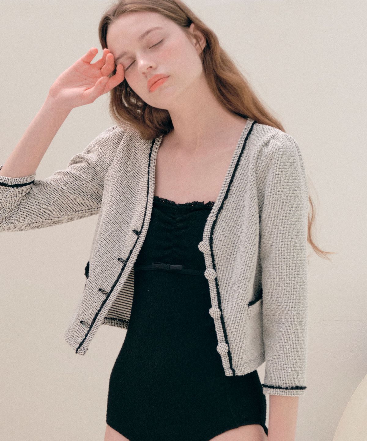 로라로라(ROLAROLA) SHIRRING BEACH CARDIGAN BLACK