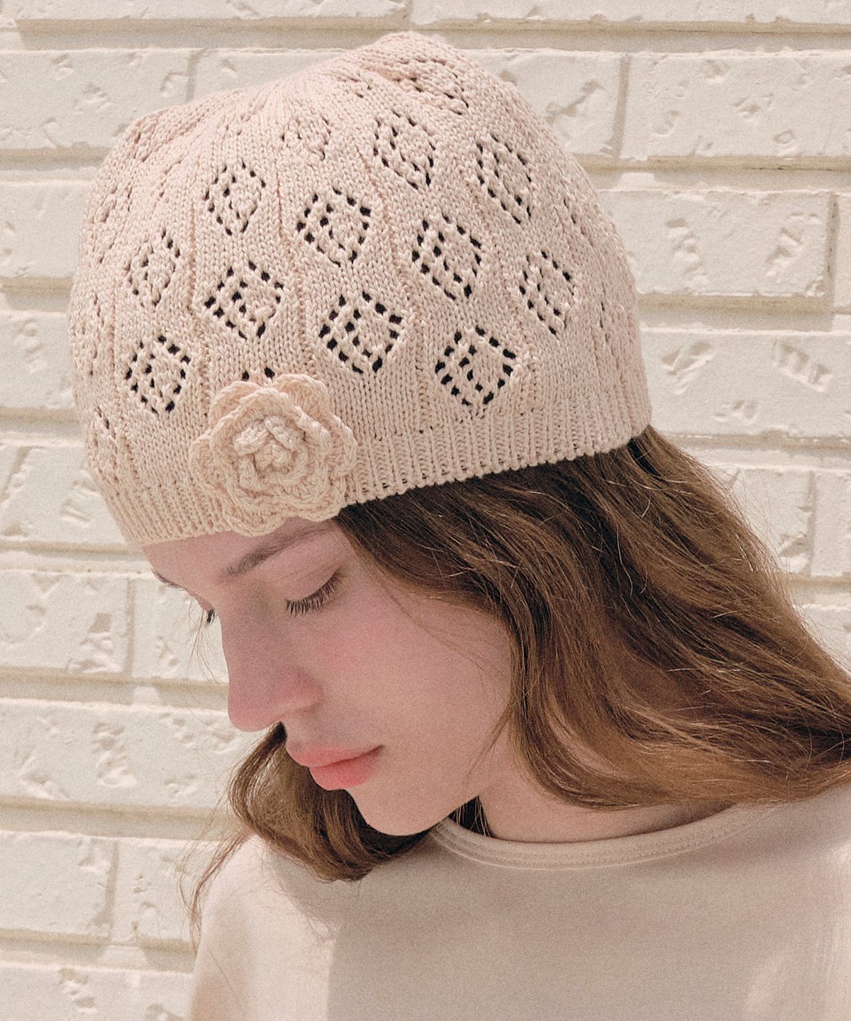 로라로라(ROLAROLA) CORSAGE KNIT BEANIE BEIGE
