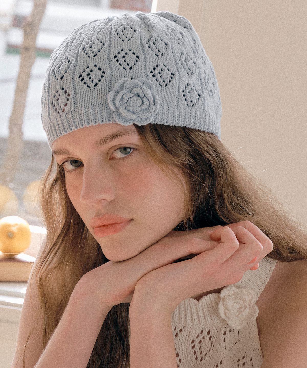 로라로라(ROLAROLA) CORSAGE KNIT BEANIE LIGHT BLUE
