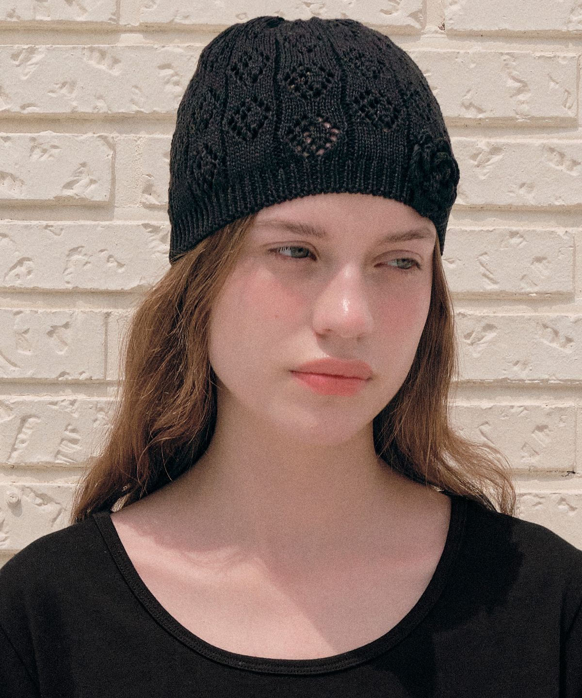 로라로라(ROLAROLA) CORSAGE KNIT BEANIE BLACK