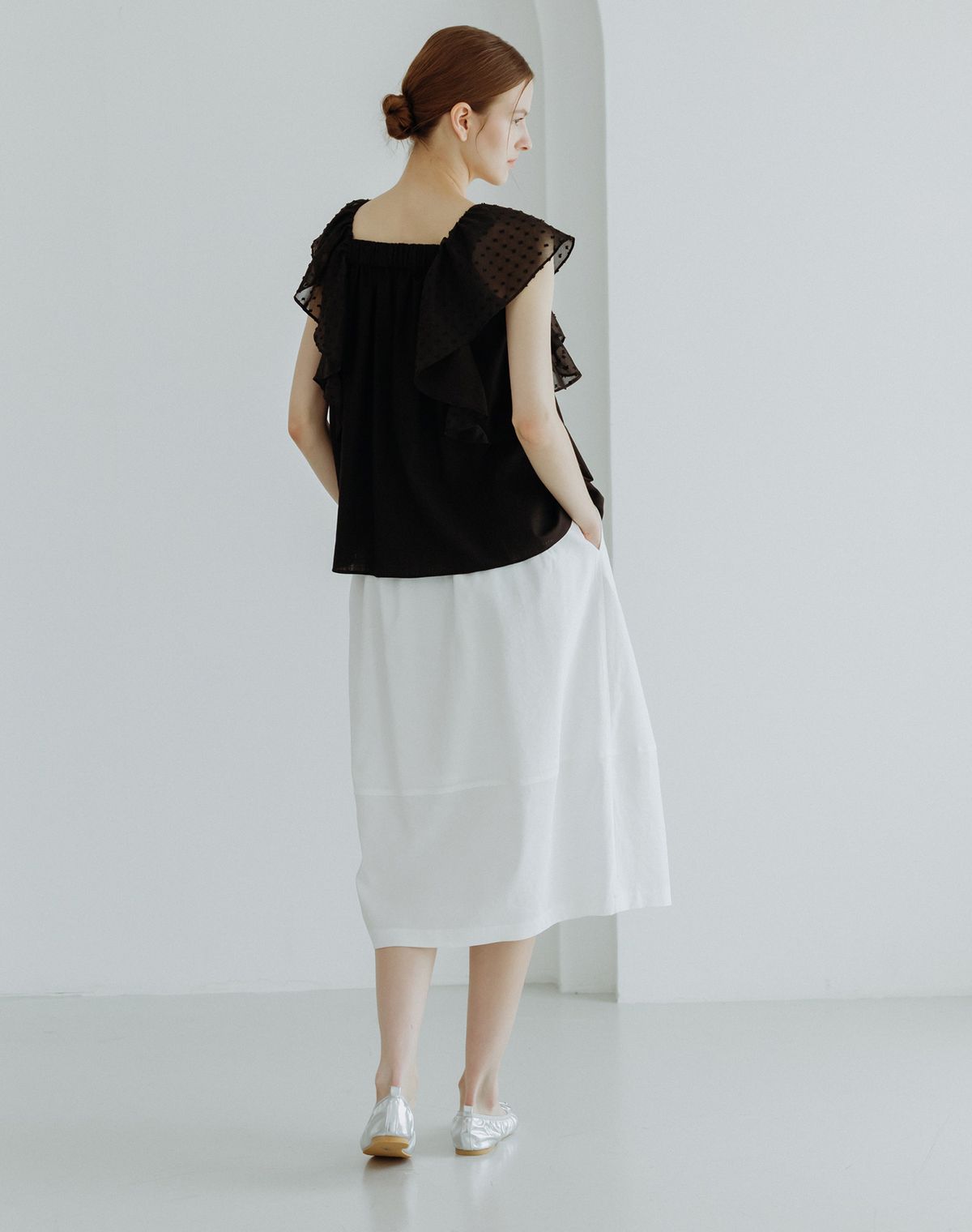 지에마르(GIEMAR) 턱 밴딩 스커트 화이트 블랙 TUCK BANDING SKIRT WHITE BLACK