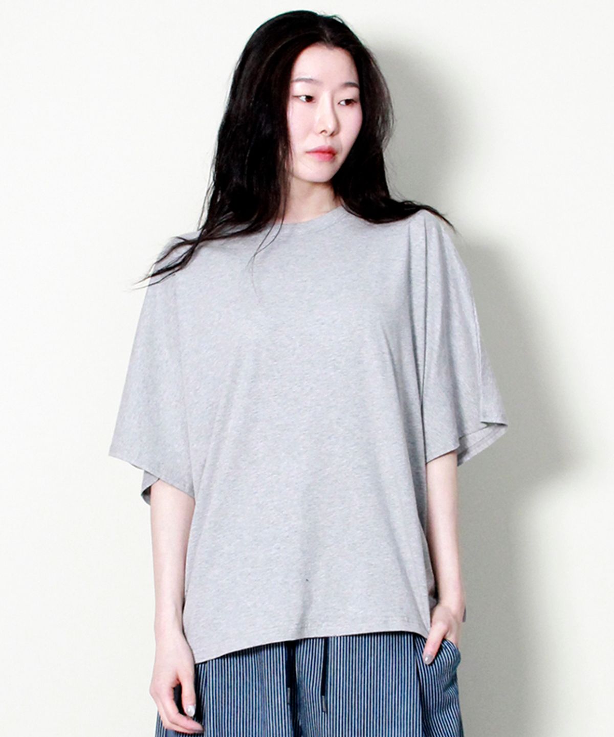 드마크(DEMARC) 미디움 핏 돌먼 슬리브 반팔티 그레이