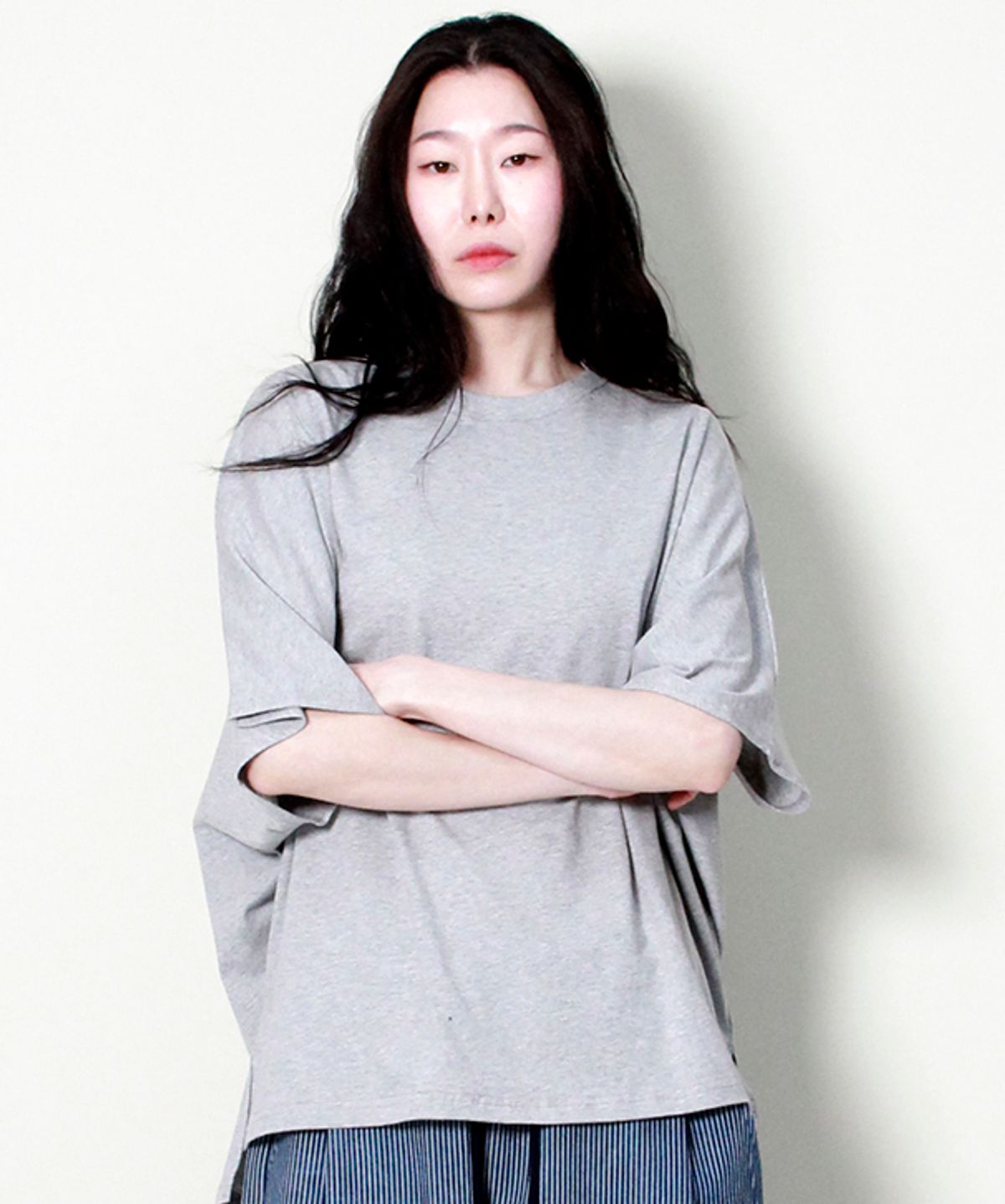 드마크(DEMARC) 미디움 핏 돌먼 슬리브 반팔티 그레이