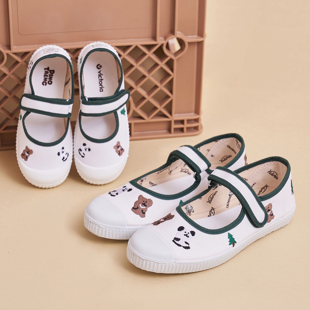 빅토리아 슈즈(VICTORIA SHOES) [빅토리아슈즈 x 다이노탱] 주니어 메르세데스 라바다 코튼 스트랩 스니커즈 (1366942-VERDE)