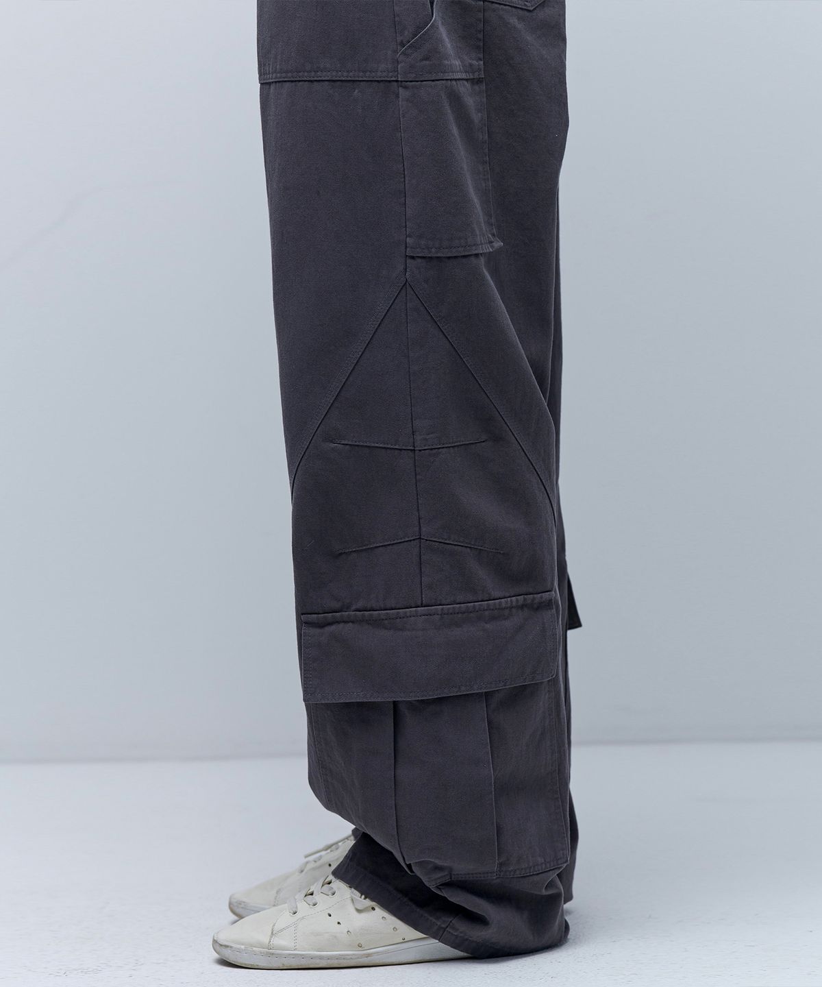 애니타임로릭(ANYTIME LOREAK) LAVENDER WORK PANTS - CHARCOAL