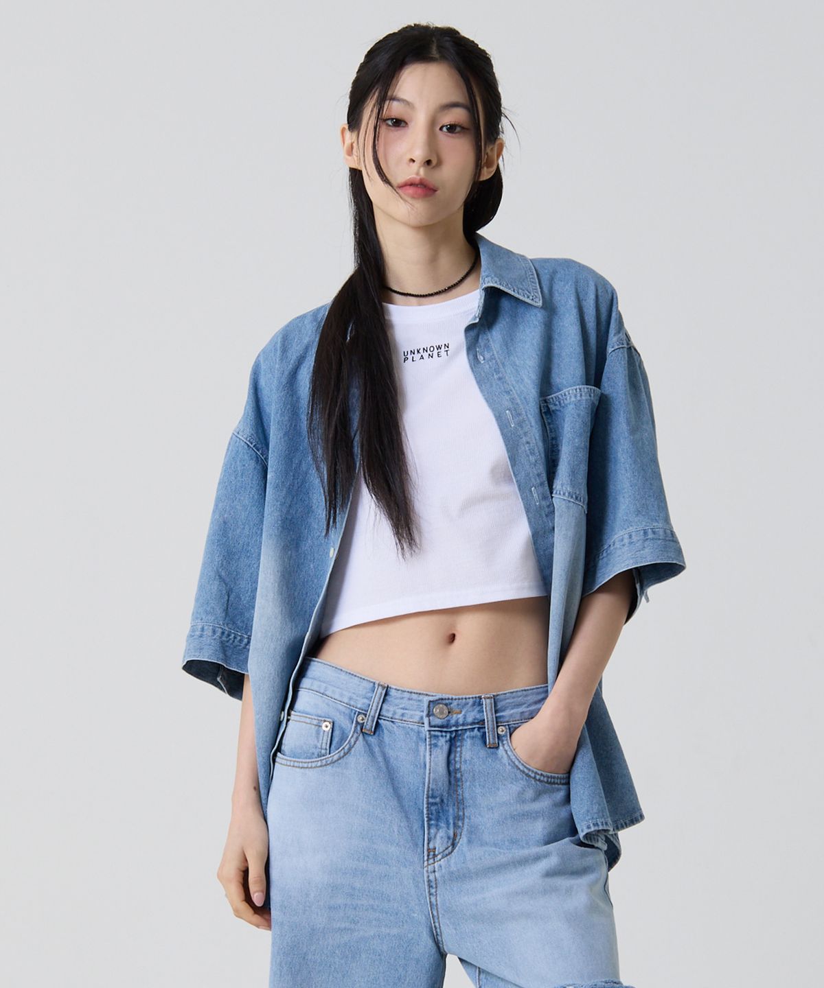언노운 플라넷(UNKNOWN PLANET) 웨스턴 스톤 오버핏 데님 반팔 셔츠 워시드 블루