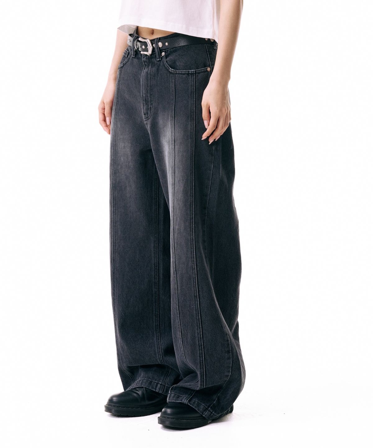 이우가마카라스(IUGAMAKARAS) Ribbon Denim Pants (Black)