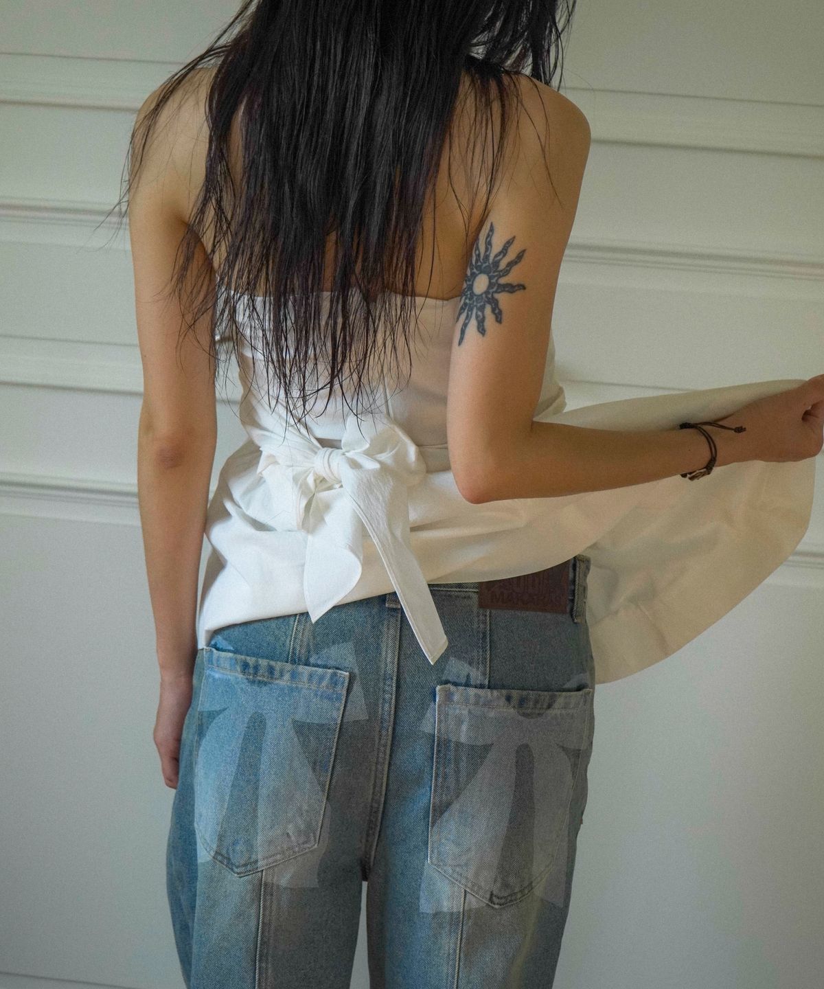 이우가마카라스(IUGAMAKARAS) Ribbon Denim Pants (Sand Blue)