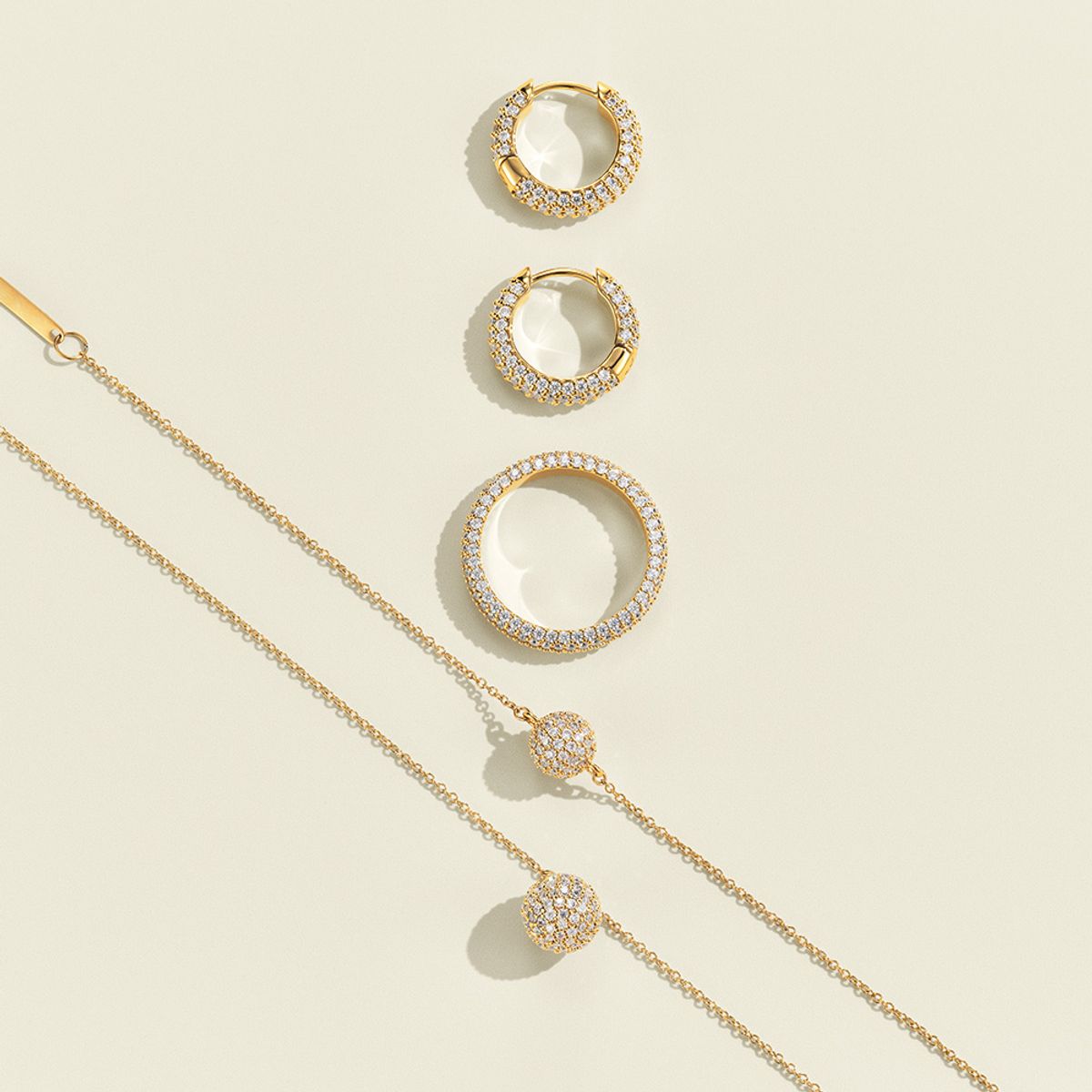 다니엘 웰링턴(DANIEL WELLINGTON) PAVE CRYSTAL PENDANT BRACELET 파베 메탈팔찌