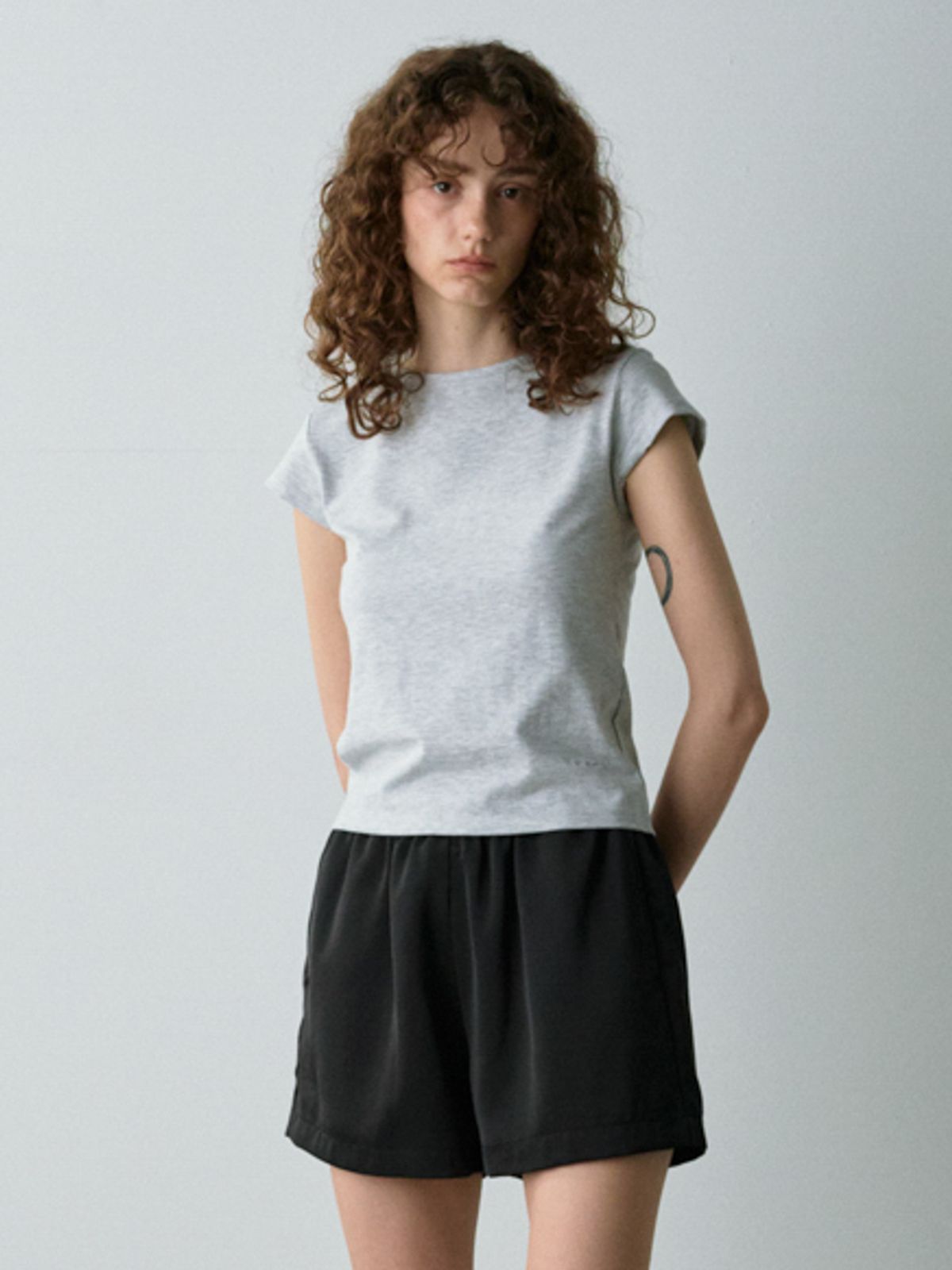 노우드(NOEUD) Geek cap sleeve T-shirt (Gray)