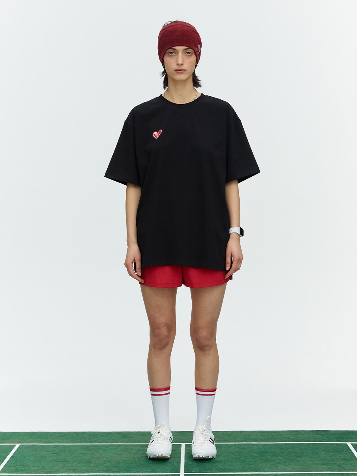 미나수(MENASOO) SMALL HEARTTRACK OVER FIT TEE_BLACK EDITION