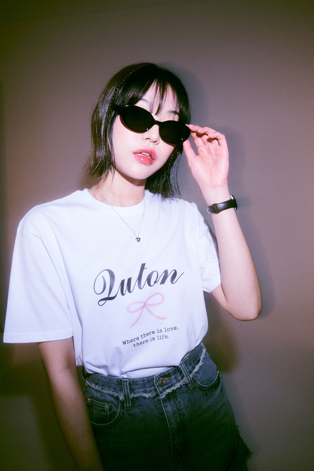 쿠톤(QUTON) 러블리 블러 오버핏 헤비 반팔티셔츠