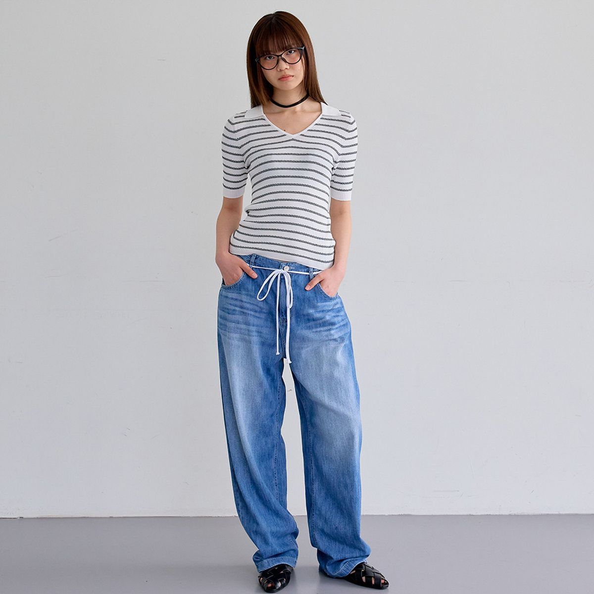 에이앤레이(AEIREI) AR_Striped v-neck collar top