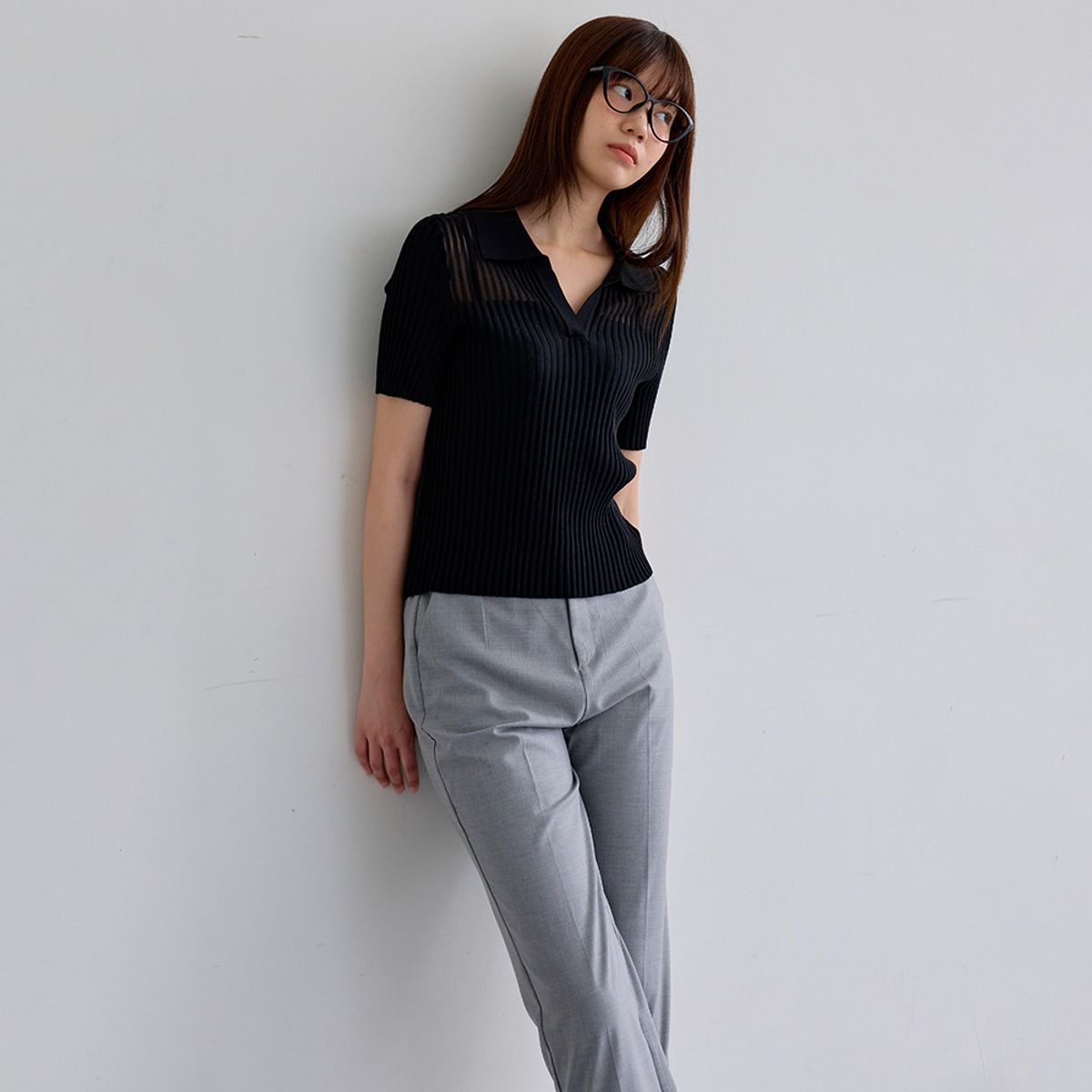 에이앤레이(AEIREI) AR_Pitting v-neck collar top_BLACK