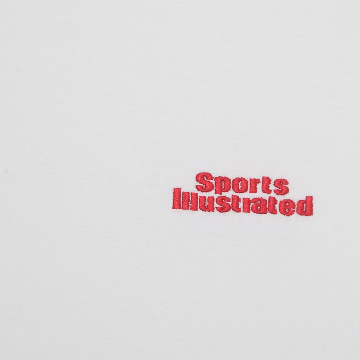 스포츠 일러스트레이티드(SPORTS ILLUSTRATED) Sports Illustrated™ CHEST STACKED LOGO HALF SLEEVE (WHITE)
