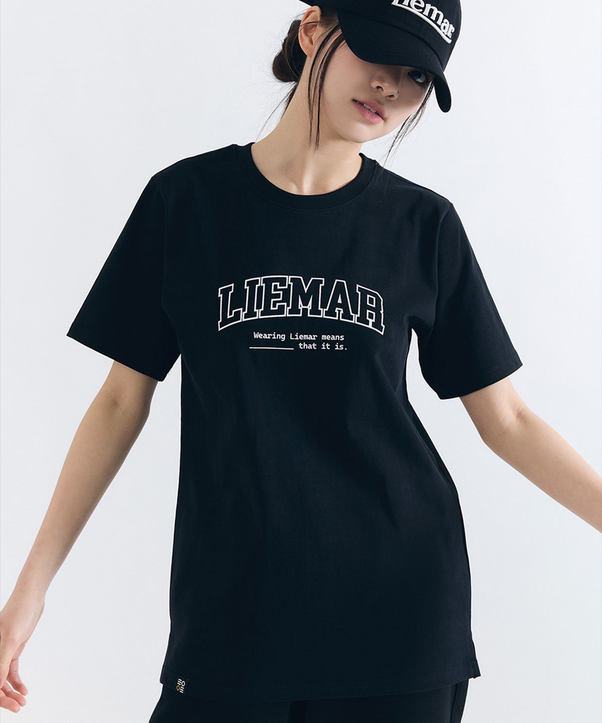 리에마르(LIEMAR) 시그니처 화이트 코튼 티셔츠