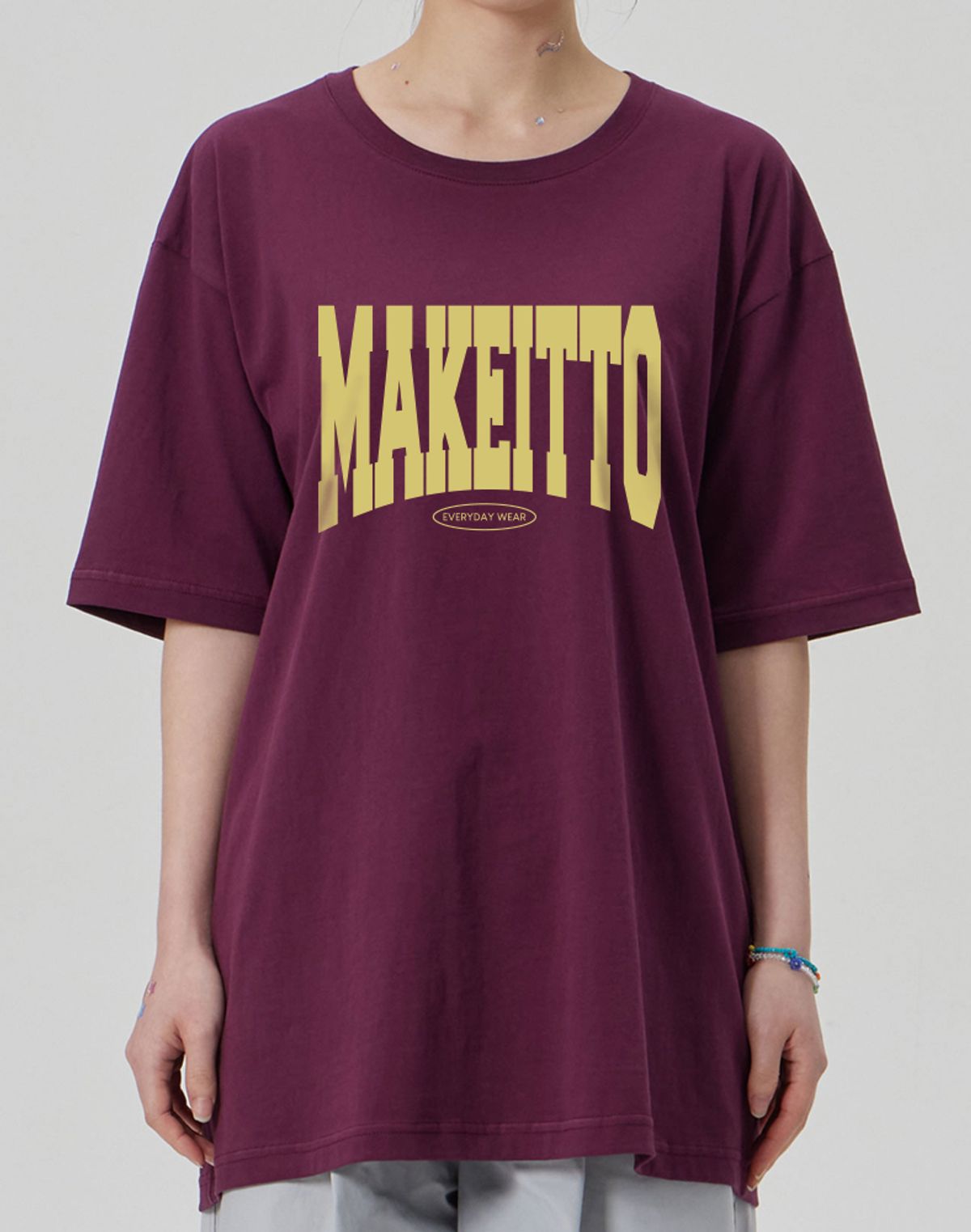 메이킷투(MAKEITTO) [NAME LOGO] CREW NECK TEE_WINE