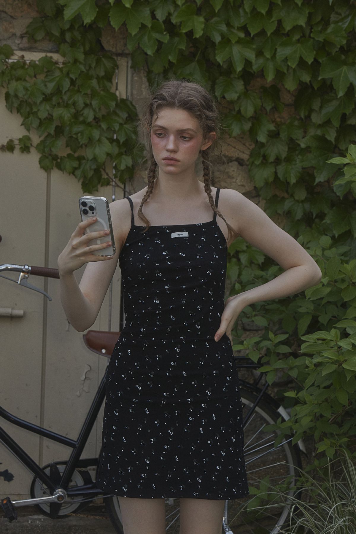 레터리(LETERIE) FLOWER MINI DRESS