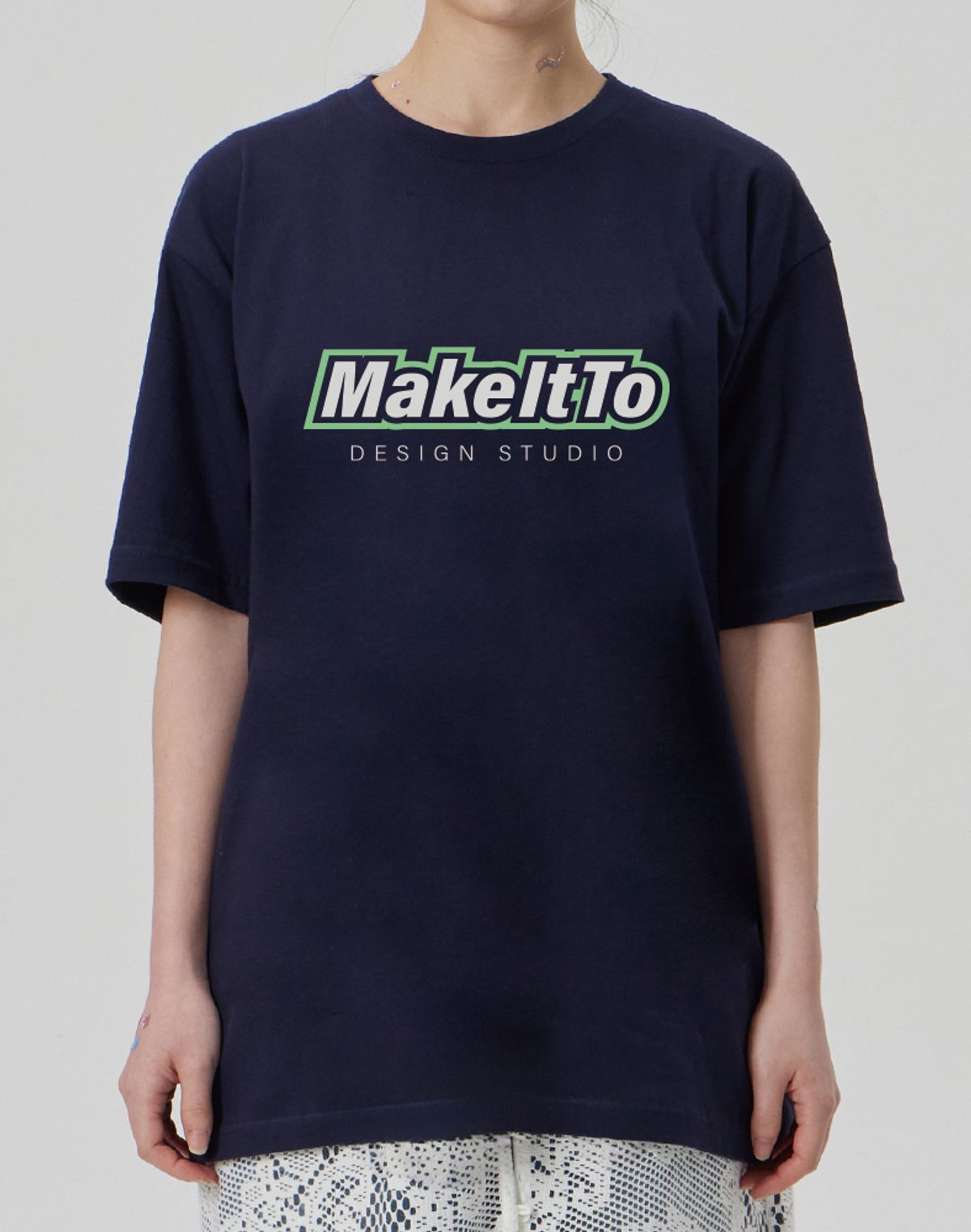 메이킷투(MAKEITTO) [BORDER LOGO] CREW NECK TEE_NAVY