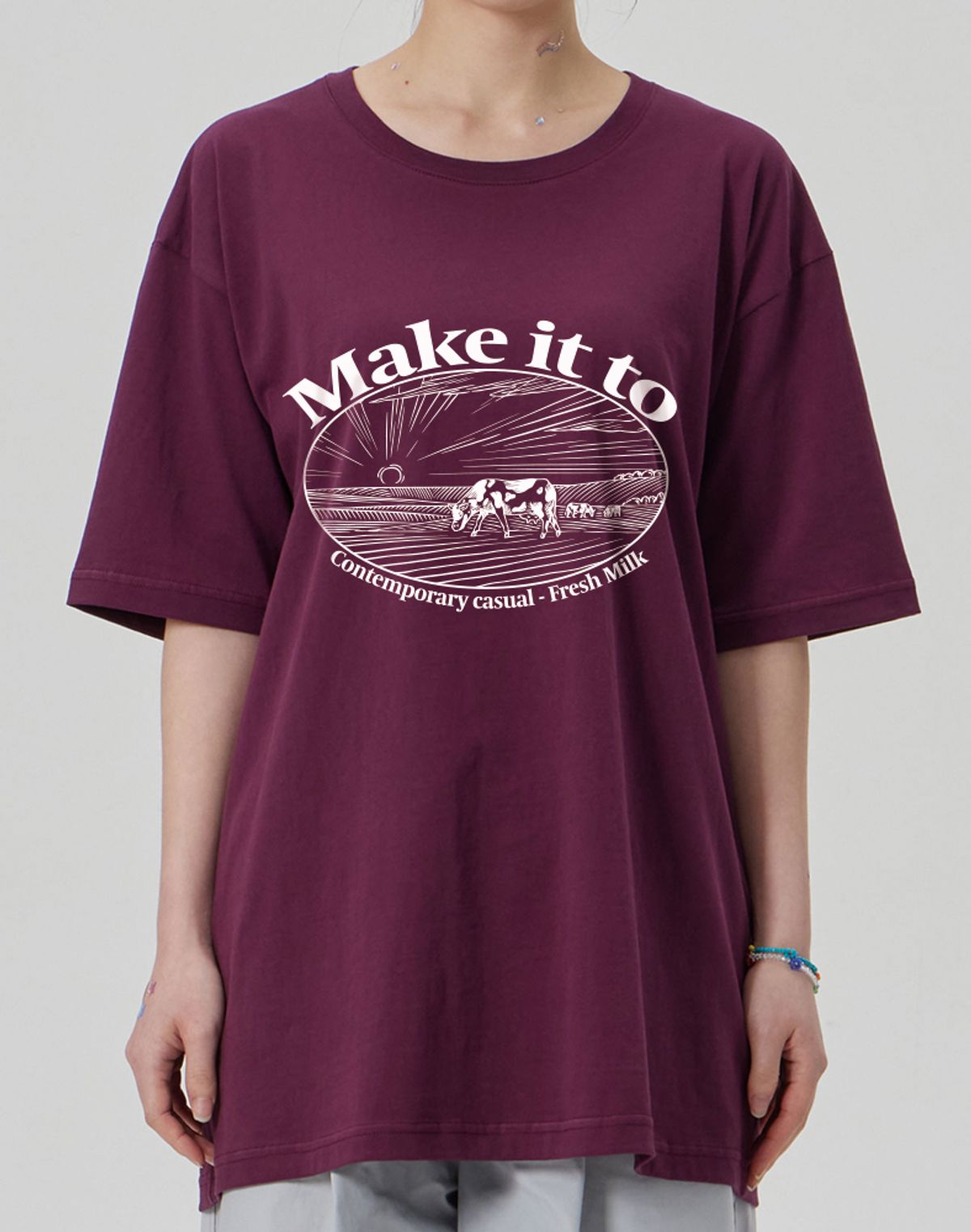 메이킷투(MAKEITTO) [FRESH MILK] CREW NECK TEE_WINE